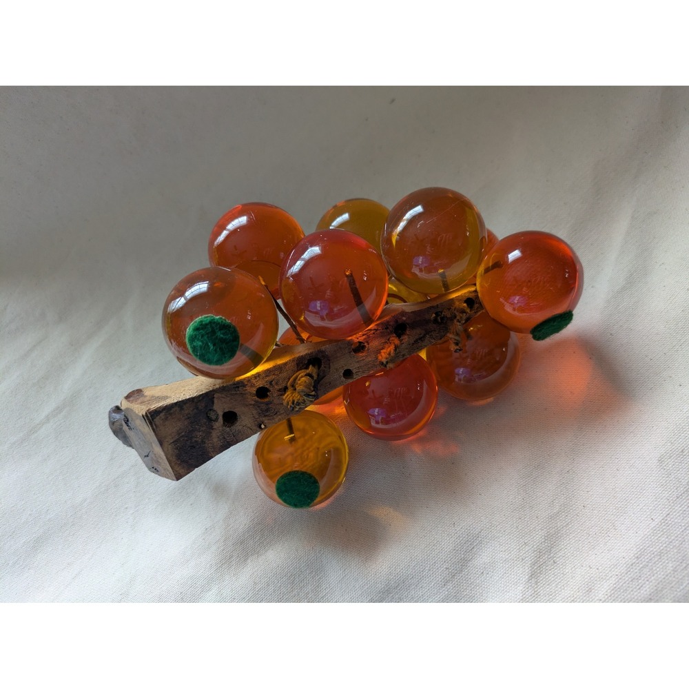 Amber Lucite Acrylic‎ Grape Cluster Sculpture Driftwood MCM Retro Decor 9 Inch - Picture 7 of 7
